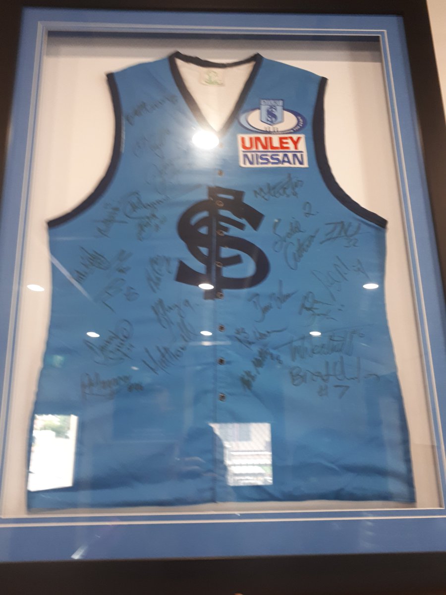 AndrewFaulkner9's tweet photo. Commercial Hotel, Cowell. #twoblue https://t.co/Sgappev0uC