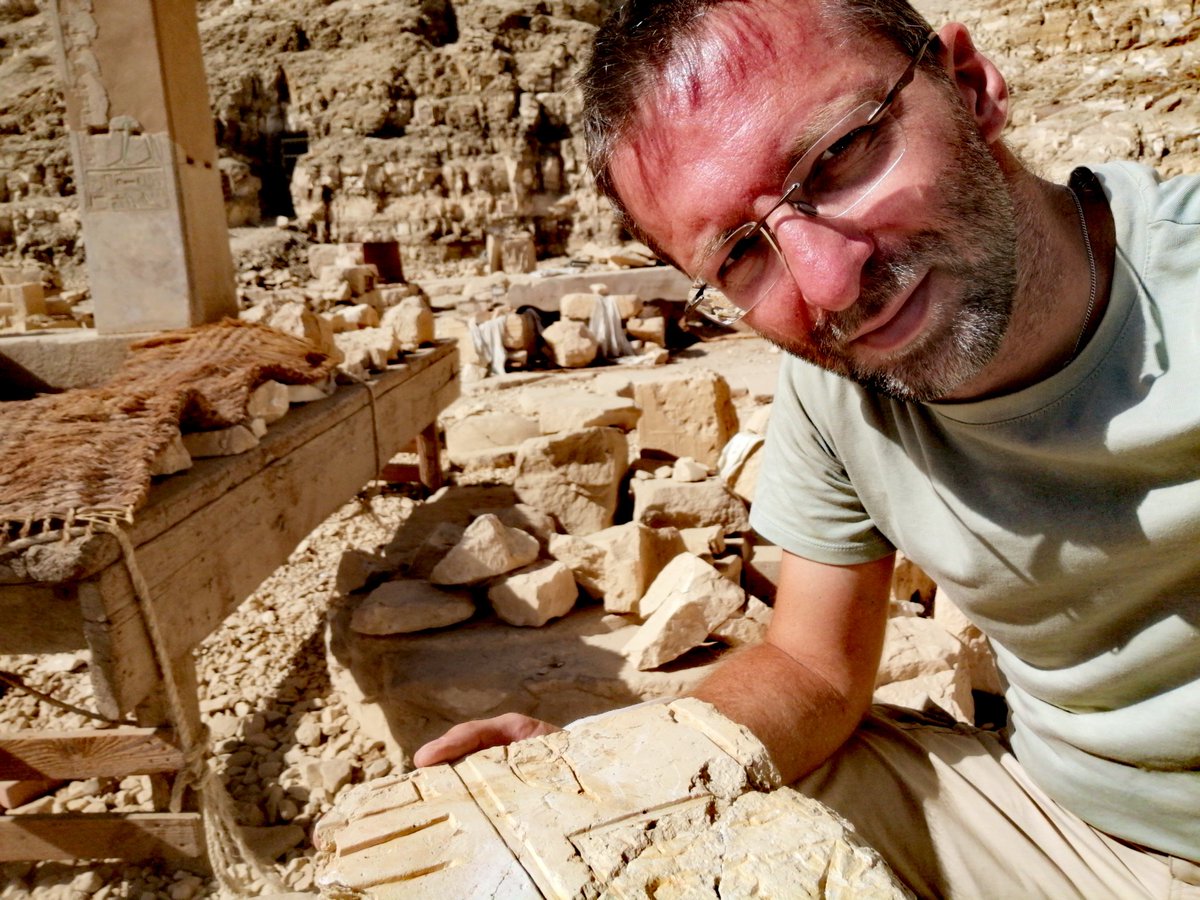 Working on the reconstruction of the #BarkStation of the #Hatshepsut Temple Complex at #DeirElBahari. The Early 18th dynasty, #NewKingdom (The 15th c. BCE). Deir el-Bahari, Egypt 06/12/2023
#hieroglyphs #reliefs #stoneblocks #Amun #epigraphy #egyptology #expedition #pcmauw