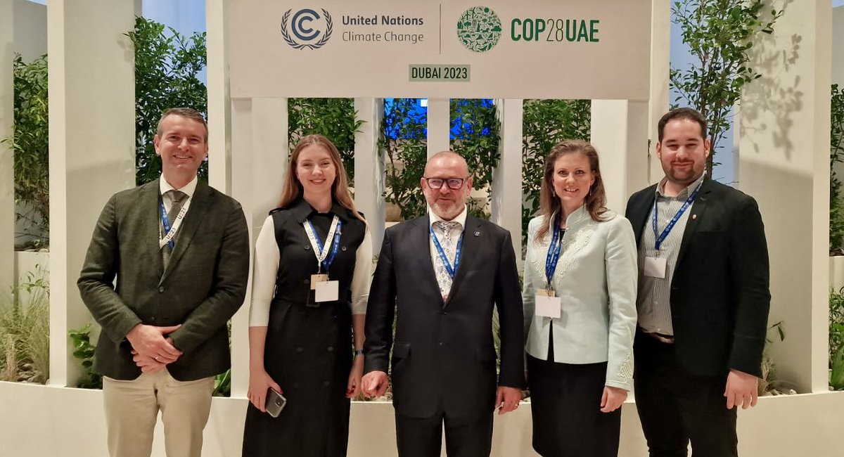 #COP28 vol2. #ministerial delegation. Minister #CsabaLantos stressed that successful international action on #climatechange requires all parties to meet their commitments. 🇭🇺HU has already reduced its GHG emissions by 37% & 🇭🇺can meet its 2030 climate targets years earlier.
