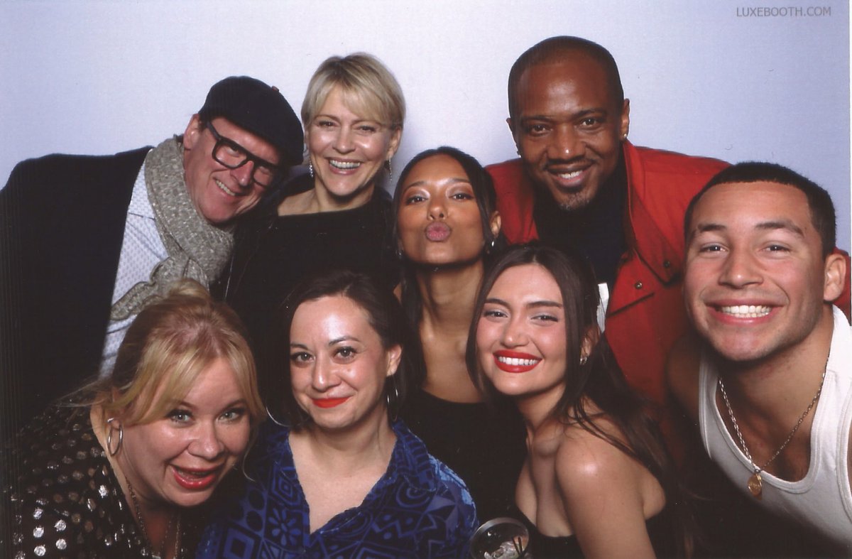 Seasons Greetings from The #VampireAcademy family!!! ☃️🔔🎄🛷🦌