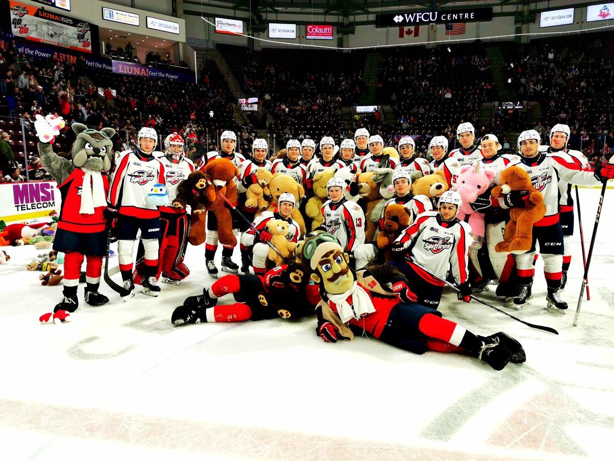 Oliver Peer scores the <a href="/SpitsHockey/">Windsor Spitfires</a> teddy bear toss goal! #whatever