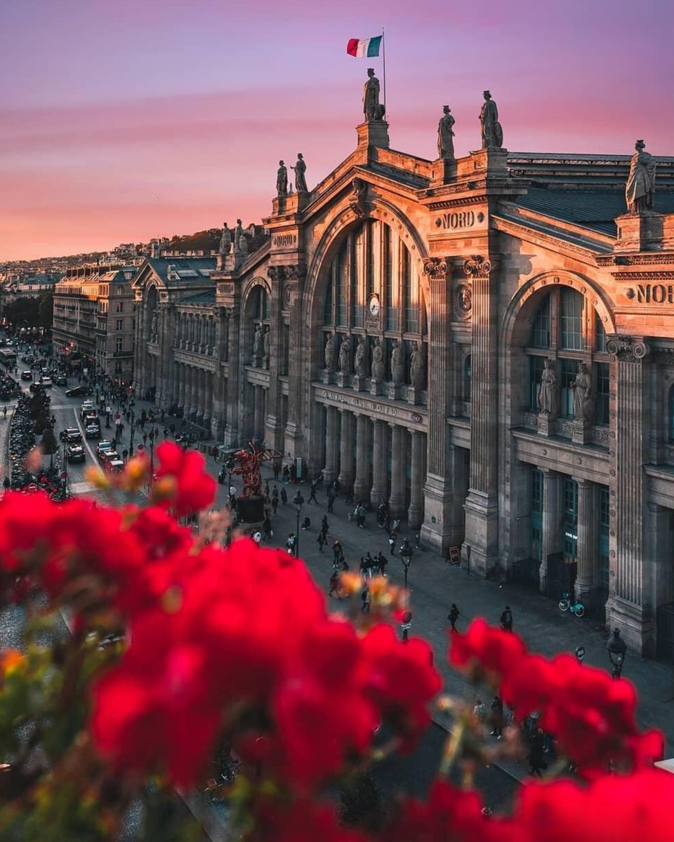 Most beautiful train stations in the world: A Thread 🧵 1/ Gare du Nord - Paris, France 🇫🇷: One of the busiest train stations in Europe, Gare du Nord features a striking blend of architectural styles, including Second Empire and Art Deco.