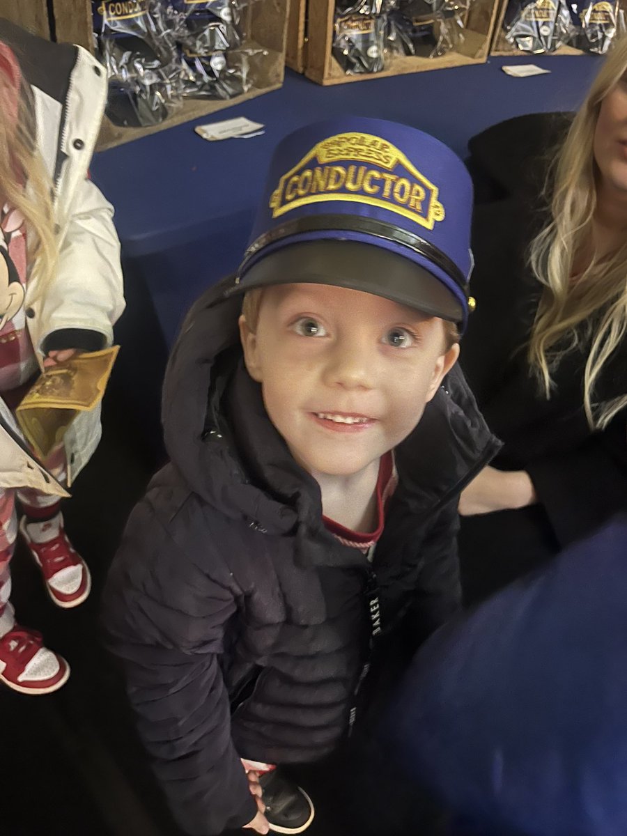 Chloe Barton tweet media