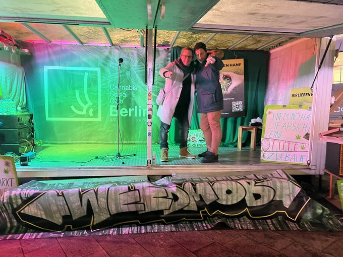 About yesterday&hellip; eigentlich sind noch drei Videos in der Pipeline seit gestern weil der Upload h&auml;ngt<a href="/tag/weedmob"class="tags"><span>#weedmob</span></a>