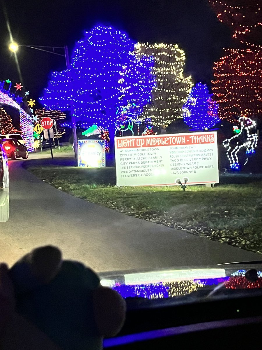 macerracer2011's tweet photo. Light up Middletown part 4 https://t.co/Acb4NlDHnw