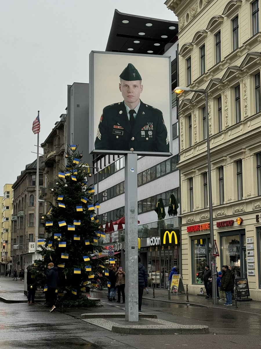 Checkpoint Charlie #eastgermany #westgermany