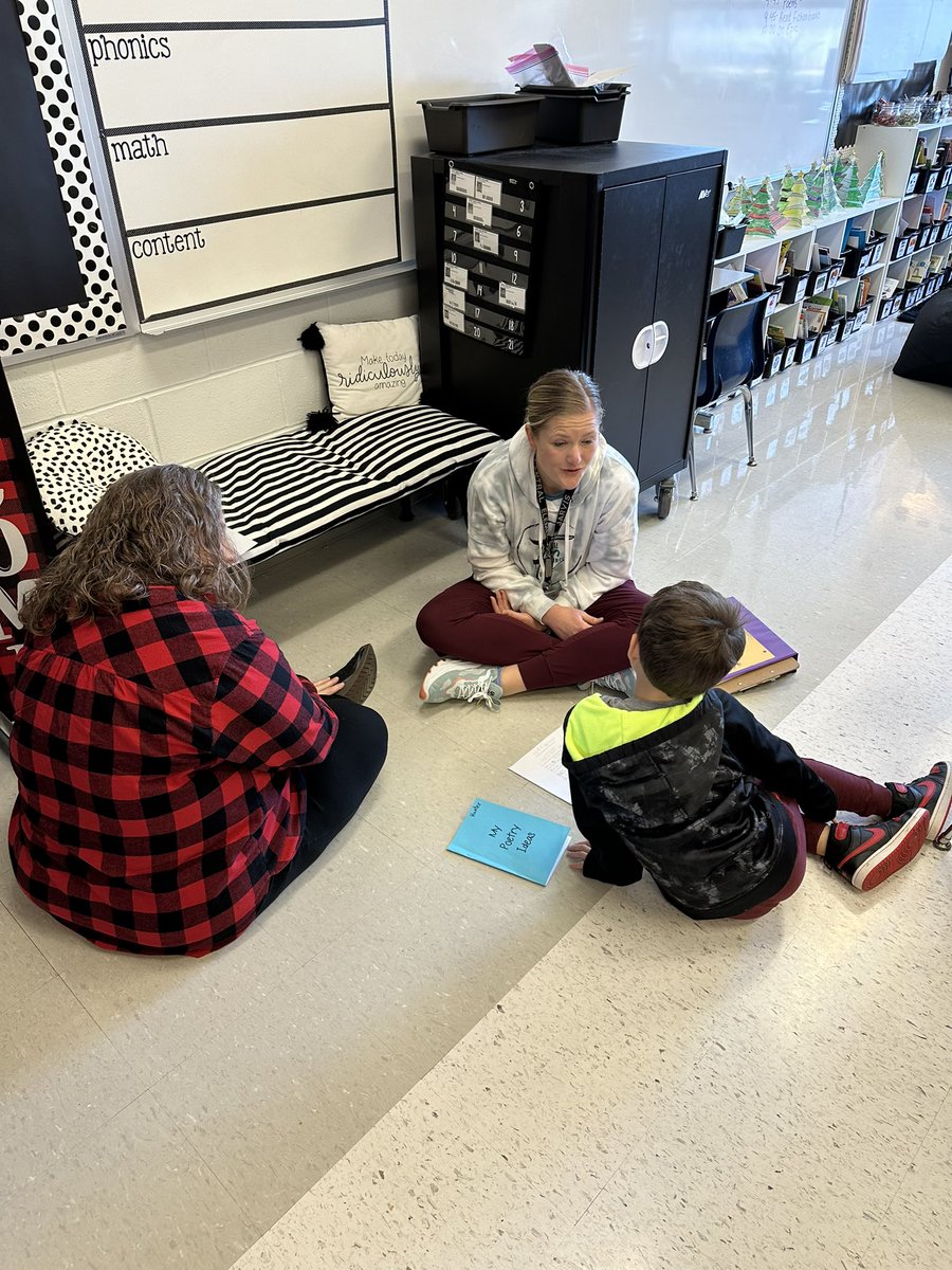 CEStingrays's tweet image. These teachers had a busy week of continued learning around writing and writing small groups! They are dedicated to best practices and ensuring we meet the needs of all Stingrays!  #onehowell #ceproud @JPlotnitskiy  @TeachMueller