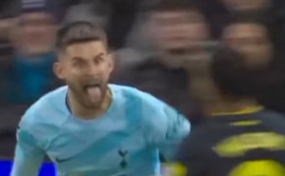 THFCMOUNT's tweet image. me rn cause sam won #ImACeleb