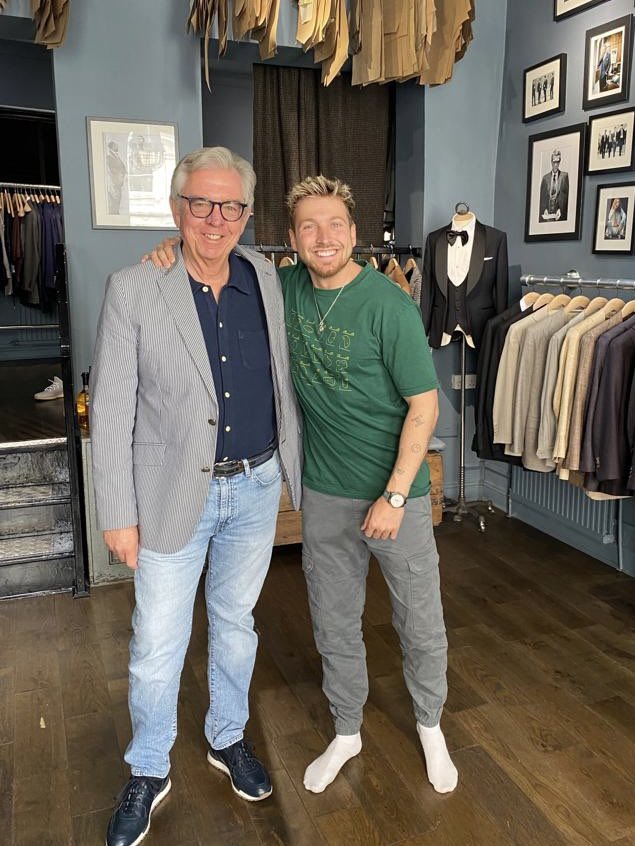 Just two Kings 👑

Congrats <a href="/SamThompsonUK/">Sam Thompson</a> on behalf of everyone from Adventure Island and <a href="/SealifeAdv/">Sealife Adventure</a> ✨👏🏼