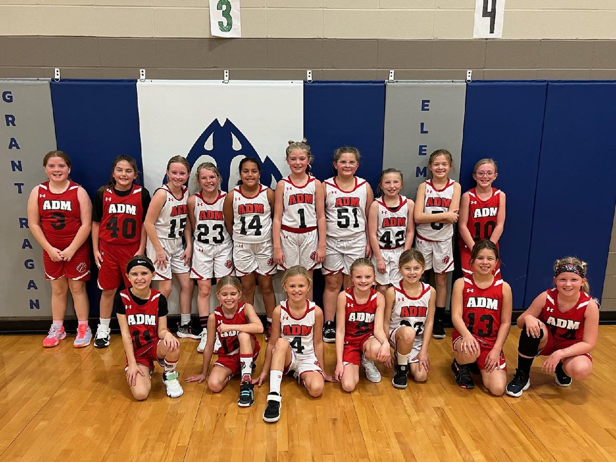4th grade group photo after another great Sunday in Clive League.