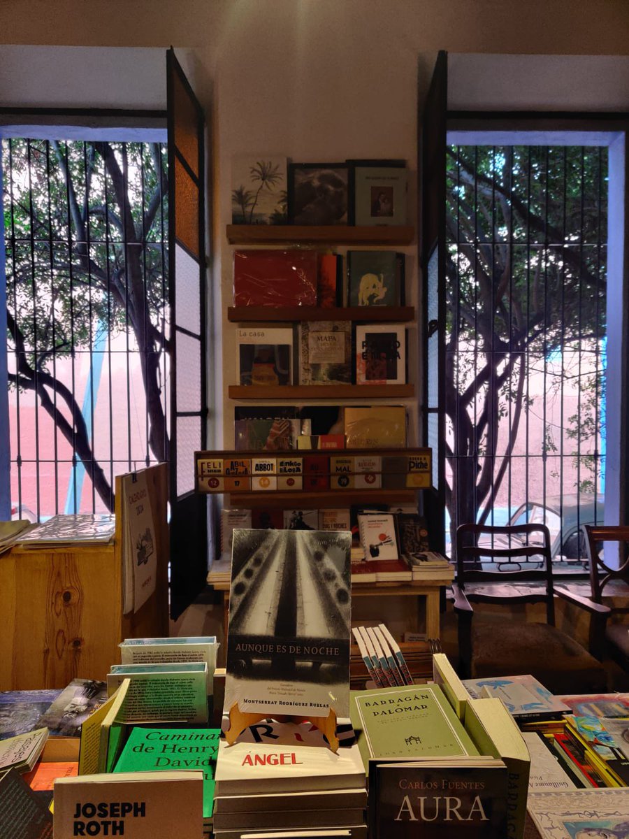 En Guadalajara se pueden encontrar algunos ejemplares de “Aunque es de noche” en <a href="/casaimpronta/">Impronta Casa Editora</a> , muchas gracias por el espacio 🌱