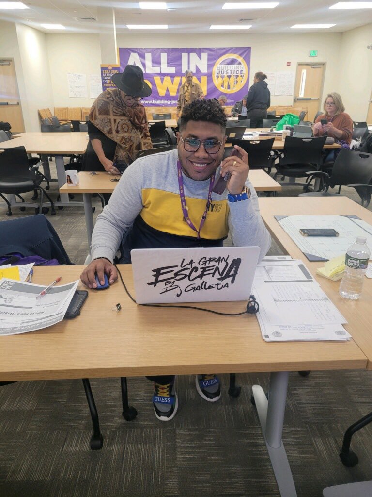 Over 75 @32BJSEIU members continued mobilizing by phone banking from home and local offices throughout the weekend in NJ, NY & CT, giving contract bargaining updates to 10,000+ members throughout the Tri-State area. #BuildingJustice 🧹✊🏽📞