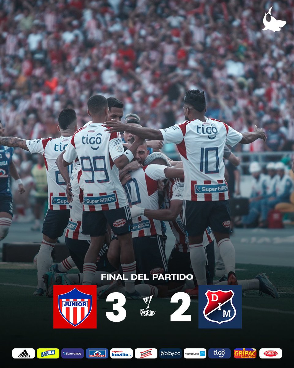 JuniorClubSA's tweet image. 90’⌚▶️ |3-2| ¡FINAL!

@JuniorClubSa 🆚 Independiente Medellín

#LigaBetPlayDimayor🏆
#VamosJunior🔴⚪🔵
