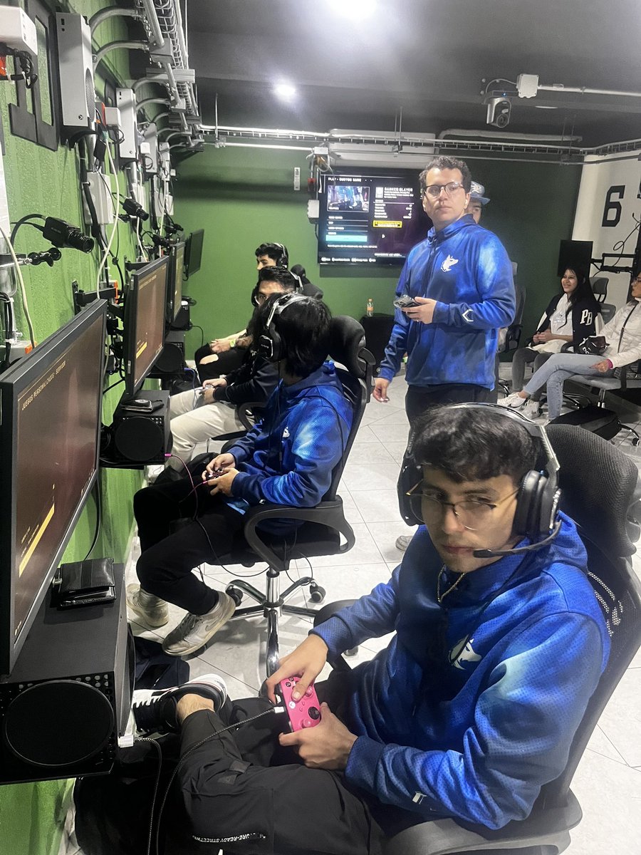 chompimilkco's tweet photo. Looser final de la liga hell.

Que rica LAN estamos viviendo.

@HMKLatam #torneo #halo https://t.co/nUIB4B6mjv