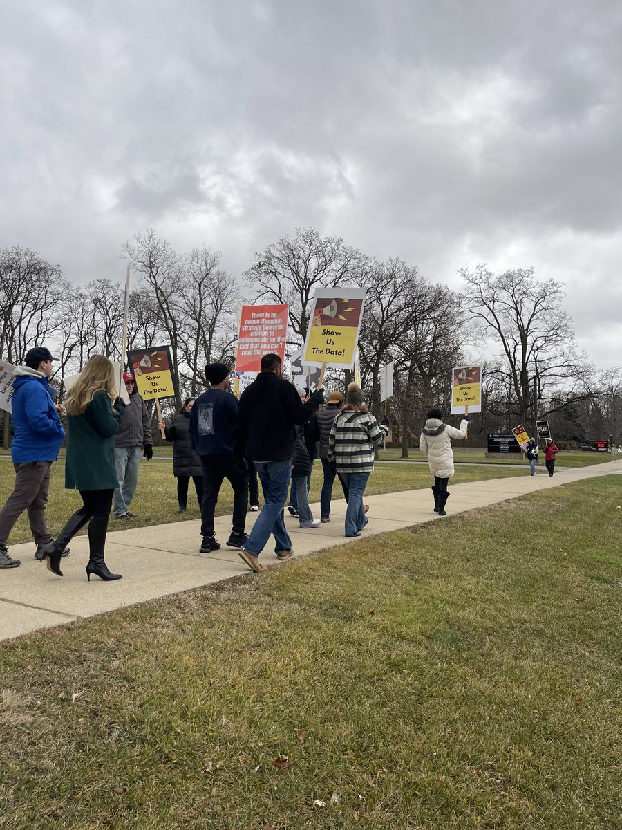 Another amazing rally for Michigan reading, and literacy our March continues! #levelupMichiganreading #SayDyslexia #UntilALLchildrencanread #readingisacivilright