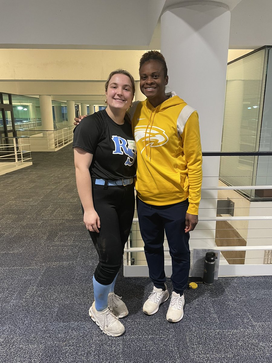 thank you so much @EmorySoftball & @Coach_India_C for inviting me to such a fantastic camp! I had so much fun and loved the campus. 
@Lemont_Softball @RS_Holba