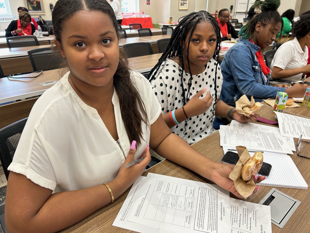 macdstalumnae's tweet image. In Session #4 of the Delta Academy &amp;amp; GEMS program on December 9th, participants acknowledged their civic responsibility to their affiliated communities. #CivicResponsibility #DeltaAcademy #DeltaGEMS