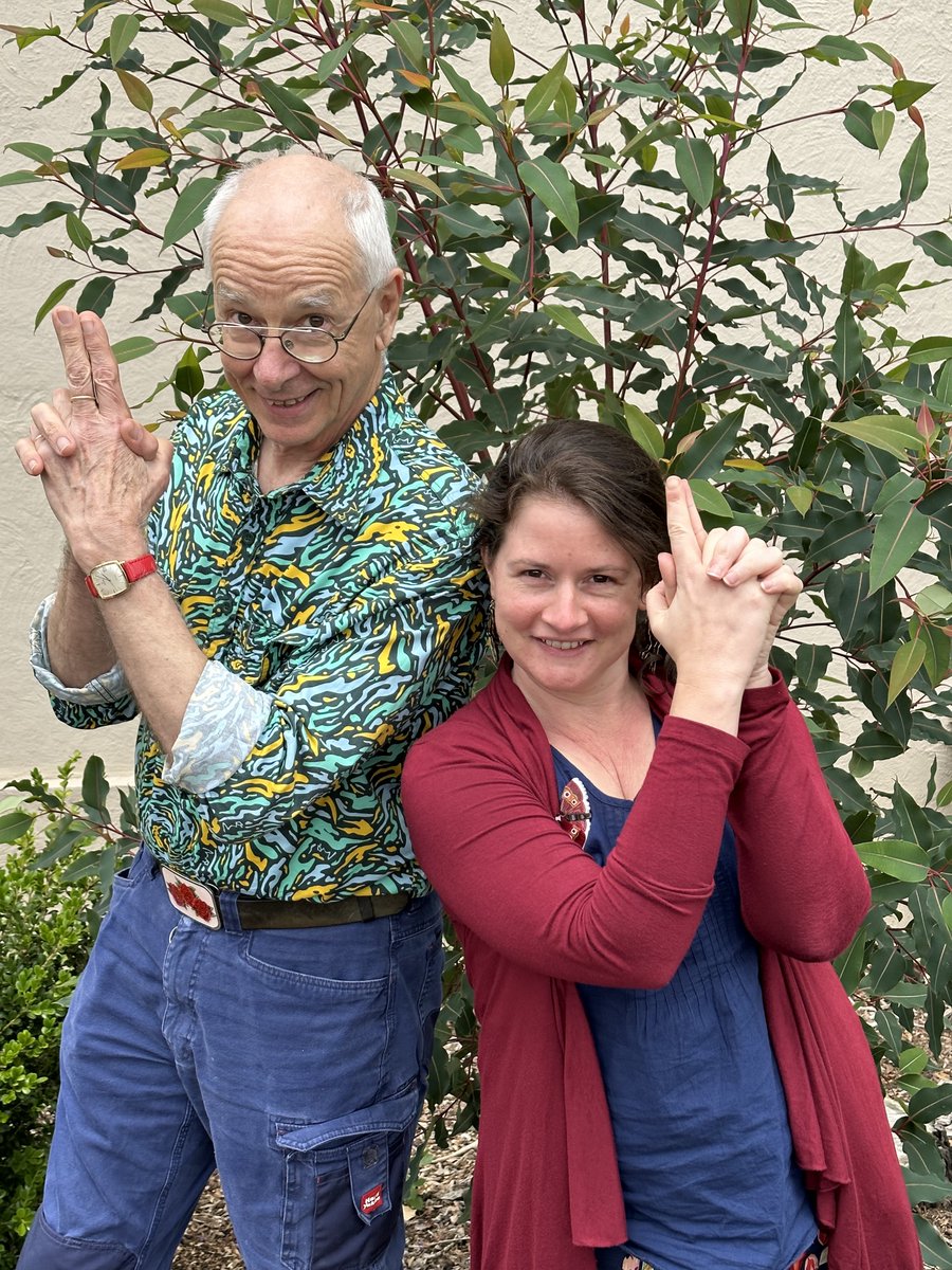 Dr Karl (@doctorkarl) on Twitter photo Human prosperity has risen on the wings of bees - until recently. A species-jumping parasite has landed in Australia. Bee geneticist Dr Remnant <a href="/EmsyRemsy/">Emily Remnant</a> explains why this is so risky. #shirtloadsofscience 🐝
🎧Apple: bit.ly/41ojuCL
🎧Android: bit.ly/3RChXFR Human prosperity has risen on the wings of bees - until recently. A species-jumping parasite has landed in Australia. Bee geneticist Dr Remnant <a href="/EmsyRemsy/">Emily Remnant</a> explains why this is so risky. #shirtloadsofscience 🐝
🎧Apple: bit.ly/41ojuCL
🎧Android: bit.ly/3RChXFR