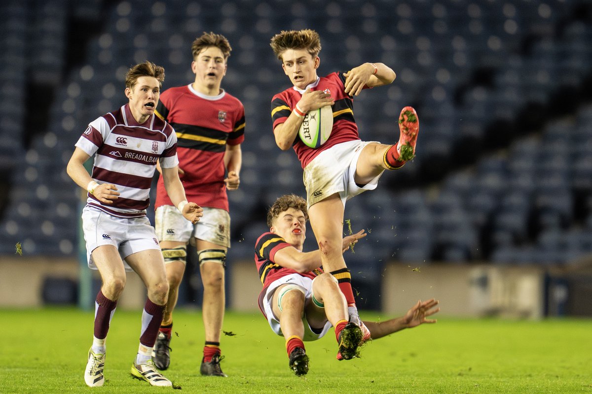 All the images from a brilliant day of Schools Finals rugby at SG Murrayfield last week now on my website

@scottishrugby @happyeggshaped @RugbySco @rugbypeoplenet 

ecossephoto.com/sru-schools-fi…