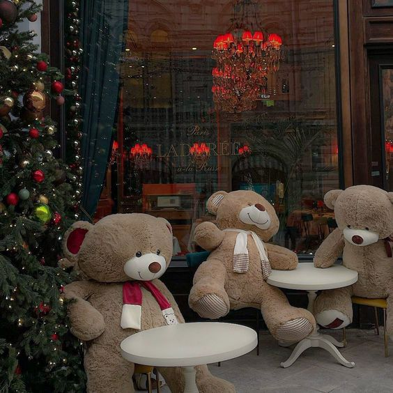 etherealdior's tweet image. 2 more mondays until christmas!