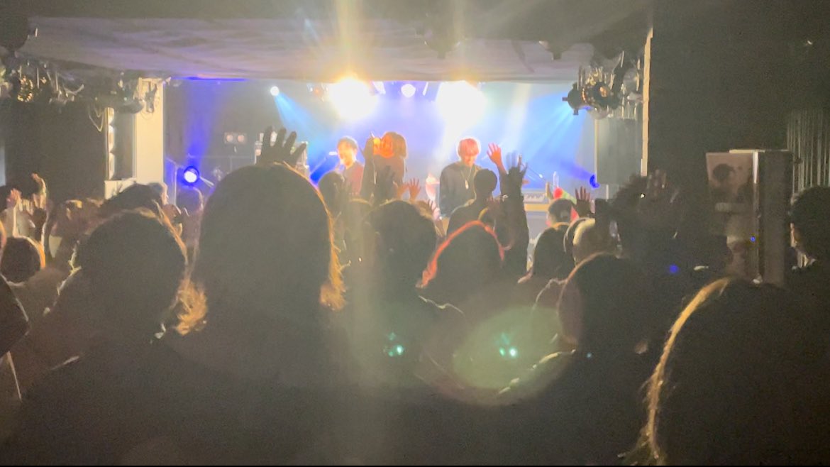 onion2onion's tweet photo. 先日はnaco is...解散5周年ライブ
『官能的革命後夜祭』でした。

遠方からもたくさんの方がきてくれたり、90%行けないと言ってた方が来てたり懐かしい顔がとにかくたくさんでした。

あっという間に終わってしまいましたが、今週は東京編🗼が残ってます！

お時間合う方はぜひ遊びに行ってください！ https://t.co/i9nhfbyT2k
