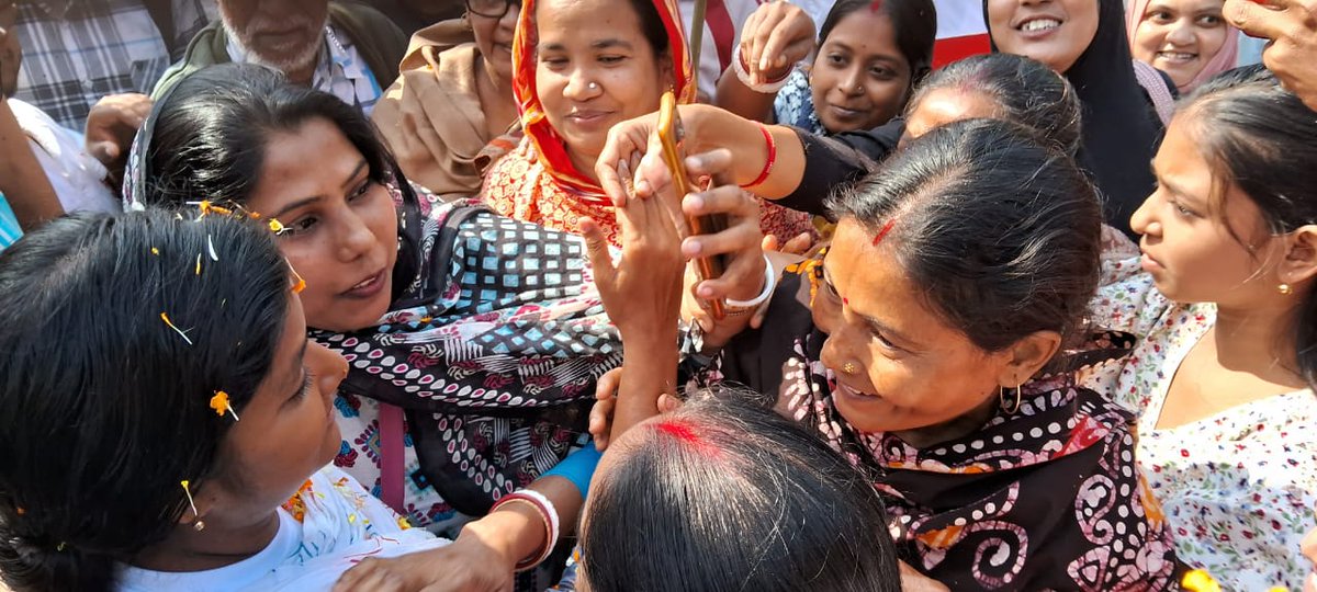 ইনসাফ যাত্রার ৩৯ দিন।
হাওড়া জেলার সাঁকরাইলের মানিকপুর থেকে শুরু হল। উপস্থিত আছেন আনিস খানের বাবা সালেম খান, সারা ভারত গণতান্ত্রিক মহিলা সমিতির রাজ্যের সম্পাদিকা কমরেড কণিনিকা ঘোষ সহ অন্যান্য  রাজ্য নেত্রী,গন আন্দোলনের নেতা দিলীপ ঘোষ।
#InsaafBrigadeDYFI