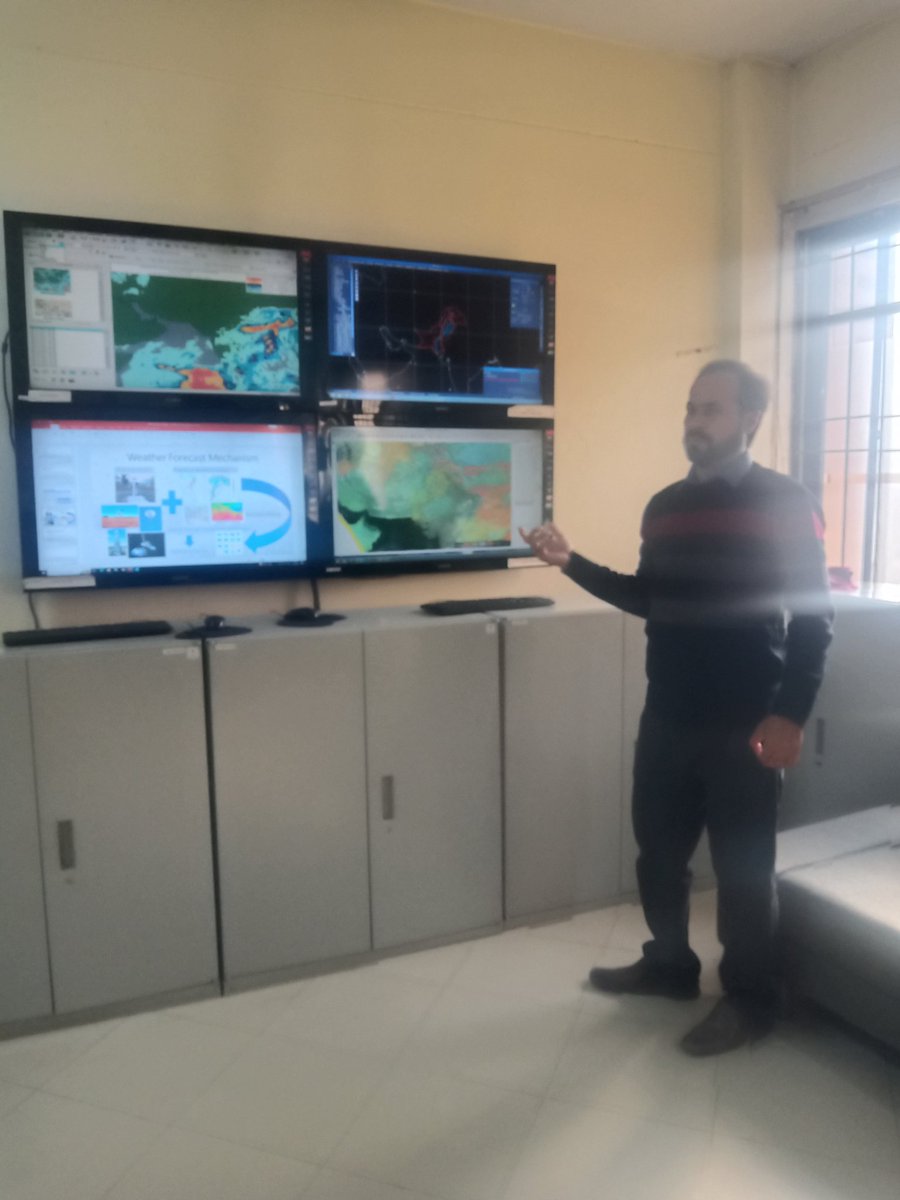 Gul41121756's tweet photo. Department of Agriculture 3rd semester students visited Pakistan Metreological Department (PMD), Islamabad for practical demonstrartion of meterological equipments.They were also briefed  about climate modelling and weather forecasting. 
@Hidayat_Hiddi @SwabiUniversity https://t.co/cOKX3o1Vqx