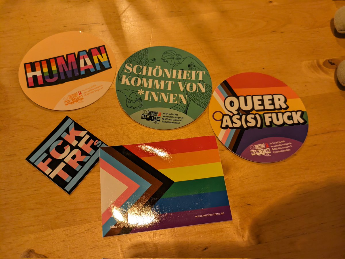 gAndy84's tweet photo. Hab auf der #comiccon ein paar Sticker abgestaubt.

#comicconstuttgart #comiccon2023 #comicconstuttgart2023 https://t.co/dAQO4LOacV