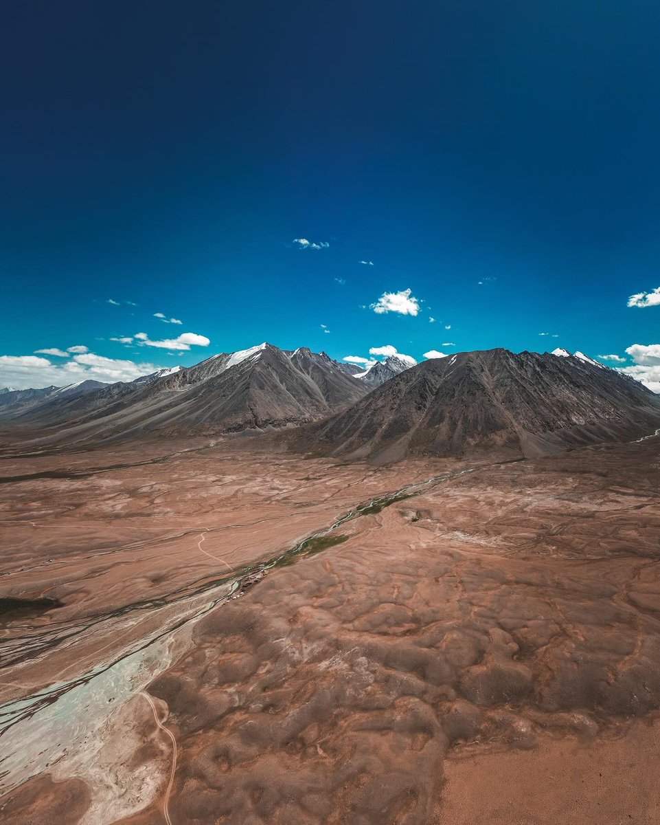 emranwadan's tweet photo. Happy International Mountain Day to all.
“Mountains are the beginning and the end of all natural scenery.”

#emranwadan #mountain #afghanistan #hindokosh #pamir #wakhan #badakhshan https://t.co/ahECtK11bD
