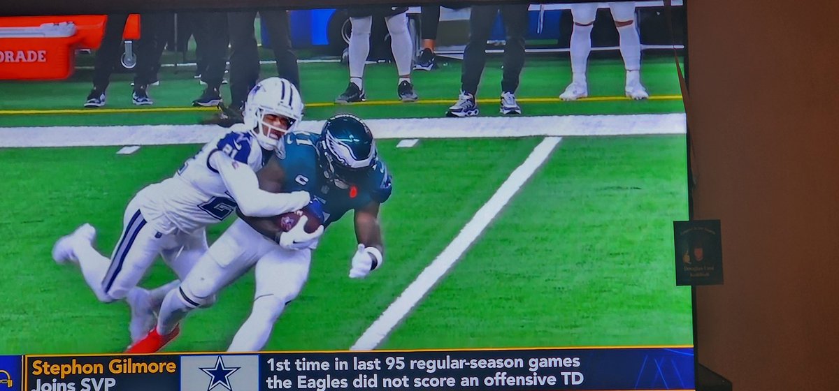 AshOnADash's tweet photo. @DezBryant LESSSSGOOOOOOOO!!! https://t.co/Srk5SUeHEg