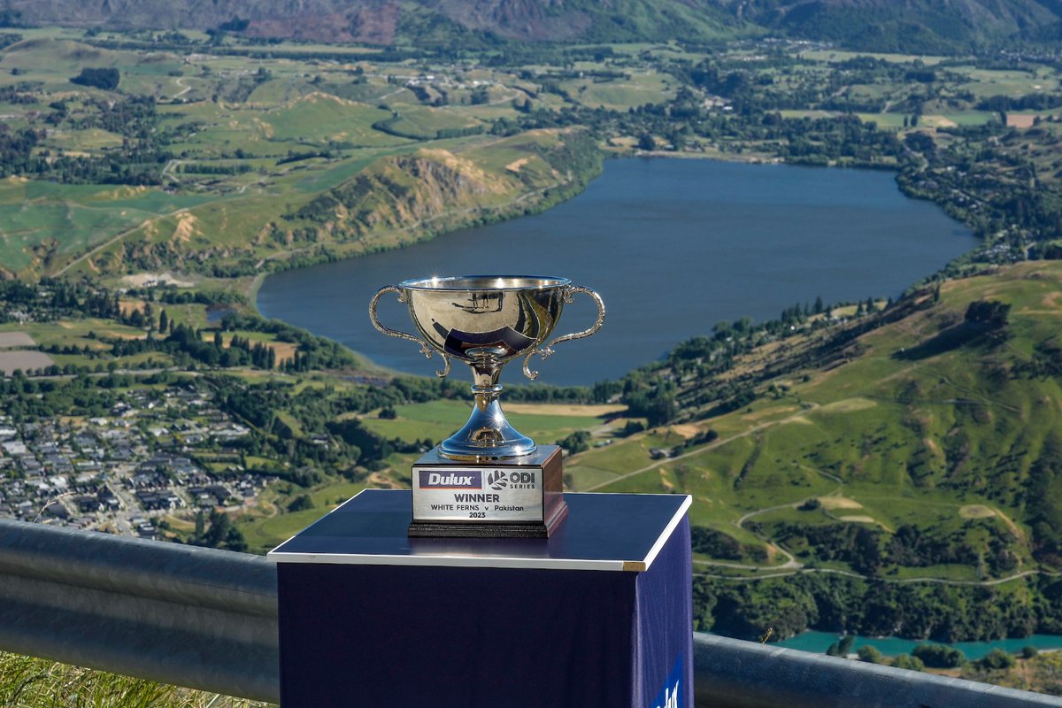 Trophy unveiled for the ODI series in Queenstown 🏆 📸 @PhotosportNZ #NZWvPAKW | #BackOurGirls