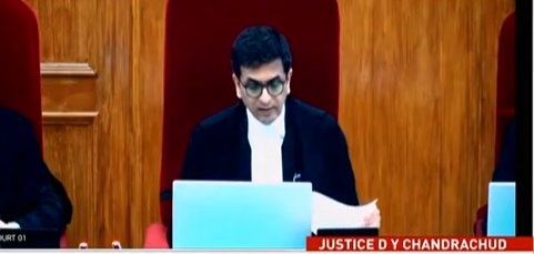 Raziqperal's tweet photo. Flash news
Supreme court refuses to rule on President's rule in #JammuKashmir 
And pronounce that Article 370 was a temporary. 
#Article370 
#SupremeCourtOfIndia https://t.co/EqoFQtMnHt