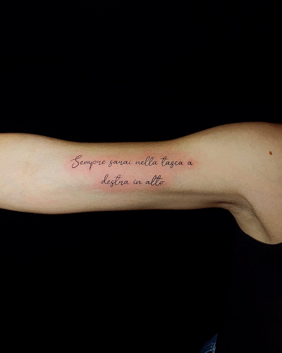 _gioesposito's tweet photo. Quando un cantante segna così tanto la tua vita. Semplicemente grazie, @MetaErmal 💛
#ErmalMeta #apartete #tattoo https://t.co/5LKIOYRlUw