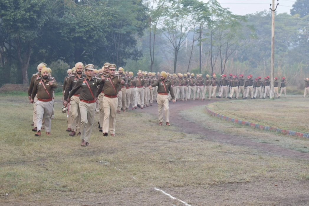 RupnagarPolice's tweet image. Today, weekly parade was held at Police Lines Ropar which was followed by Briefing of force, inspection of MSK stocks and orderly room.
#generalparade
#fitcop
#professionalpolice