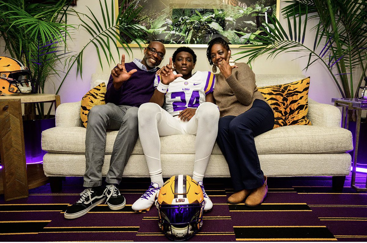 Aeron “Bigfoot” Burrell tweet media