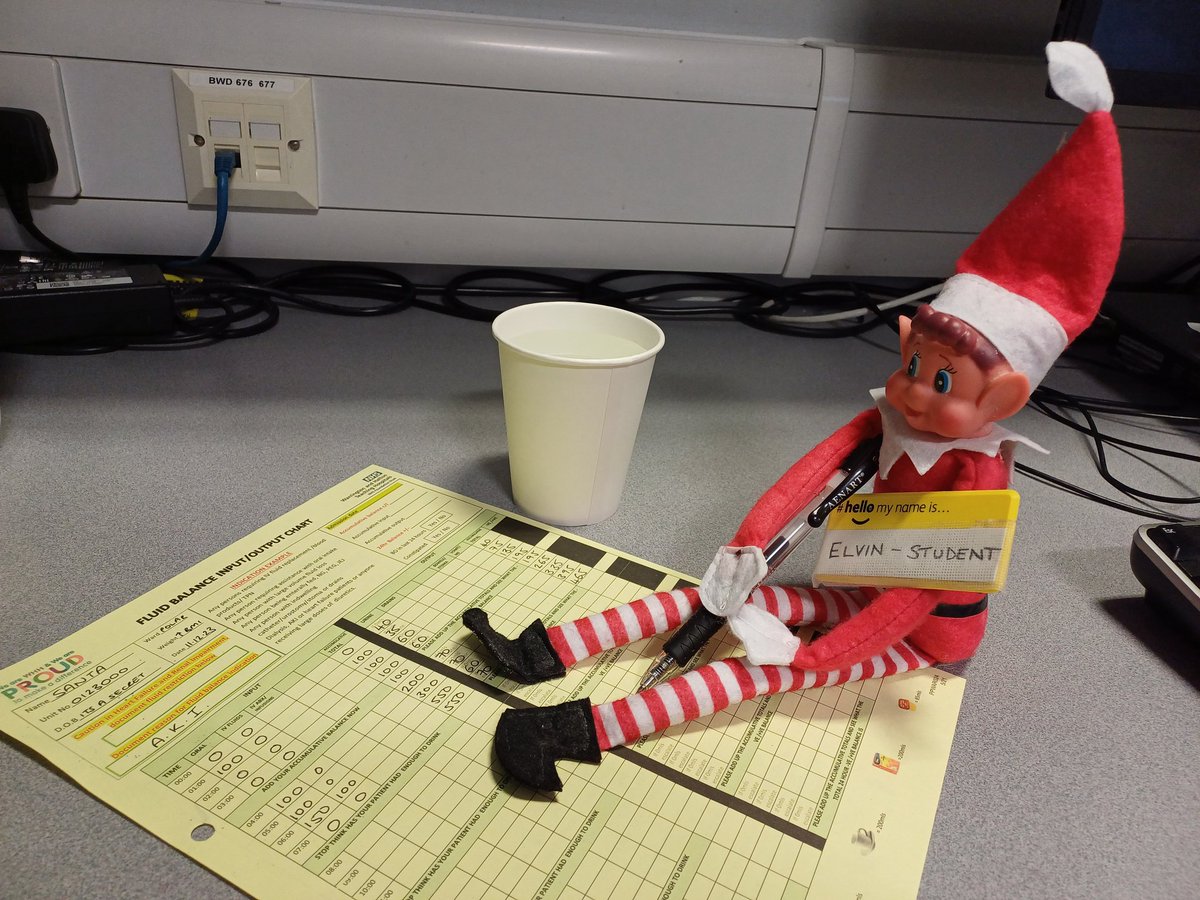 On Sunday, Elvin the helper elf noticed that Santa had an acute kidney injury. So he's started a fluid balance, monitoring fluids in and urine out. Its a simple way to help assess #AKI , thanks Elvin! @WHHPeople @BekkiHossbach @whh_pt_safety