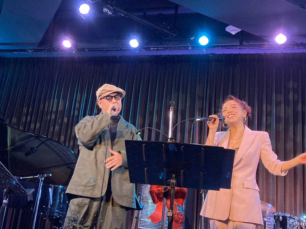 ecg566's tweet image. 12月8日 Hiromi Chrismas Live 2023 #LaDonna_HARAJYUKU
毎年恒例のクリスマスライブに今年も行けて良かった。宏実さんの衣装とヘアスタイルカッコよかったです。12月22日の新曲も楽しみにしてます。
#宏実 @hiromisrainbow 
#JAYED @_JAYED_official 
#Linus @Linus_Message