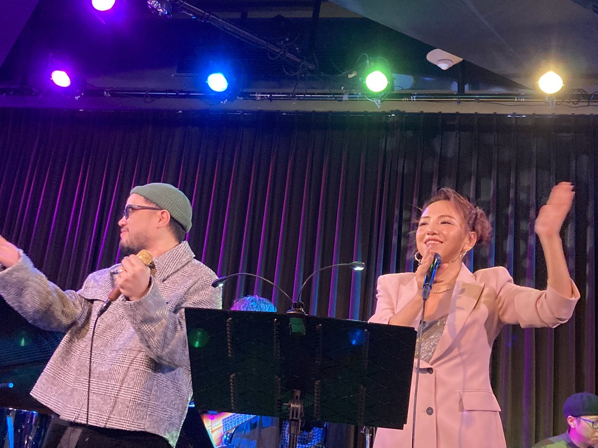 ecg566's tweet image. 12月8日 Hiromi Chrismas Live 2023 #LaDonna_HARAJYUKU
毎年恒例のクリスマスライブに今年も行けて良かった。宏実さんの衣装とヘアスタイルカッコよかったです。12月22日の新曲も楽しみにしてます。
#宏実 @hiromisrainbow 
#JAYED @_JAYED_official 
#Linus @Linus_Message