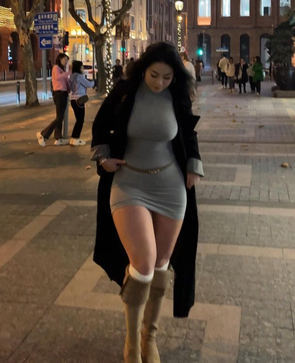 昨天阿姨约了个高三学生，jb真的太硬了，想看昨晚视频的点赞，随机发！