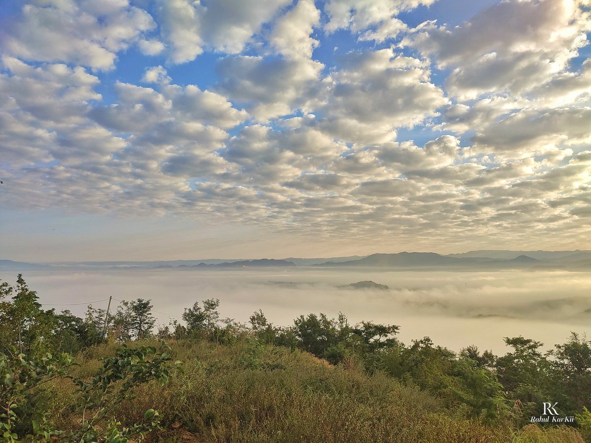 Rahul_Gonzalez7's tweet photo. How many Lessons of Faith and Beauty we should lose, if there were no Winter in a year.
🏞🖼🌄🛣🚵🚵📸📸
#Myanmar #Mandalay
#Mobilephotography 
#Nature #NaturalBeauty #naturelovers #Travel #wanderlust #traveldestination  #travelinspiration #landscapephotography #landscapelovers https://t.co/yQkxw3ytXy