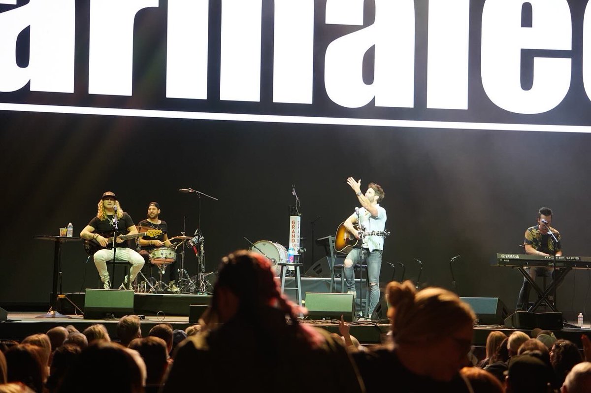 955thebull's tweet photo. .@parmalee doing it for the kids of @stjude! 🤘🏼🤠♥️🎅🏼🎄 #santajam #parmalee #vegas #lasvegas #stjudenevada https://t.co/sdKpQYLKaU