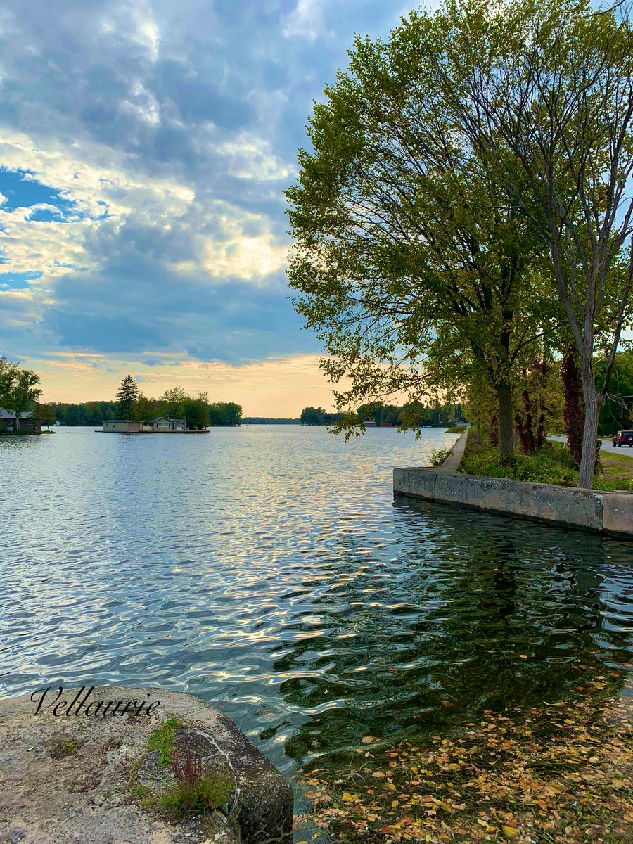 Kawartha Lakes, Ontario 🇨🇦 #lake #travel #travelphotography #SummerVibes #scenicdrives #lakephotography #travelcanada