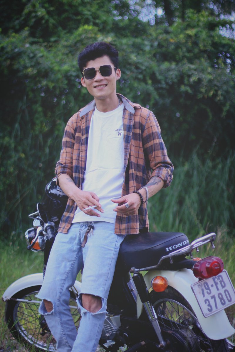 Tạ Phong tweet media