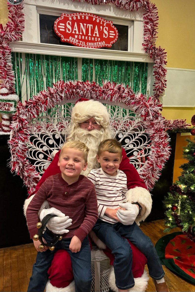 SoBrunswickPD's tweet photo. It was a great Santa Day! South Brunswick officers and PBA 166 teamed up to bring joy to so many children today. Thank you to the Moose Lodge for hosting the event. #SantaDay https://t.co/DrmUisCs60