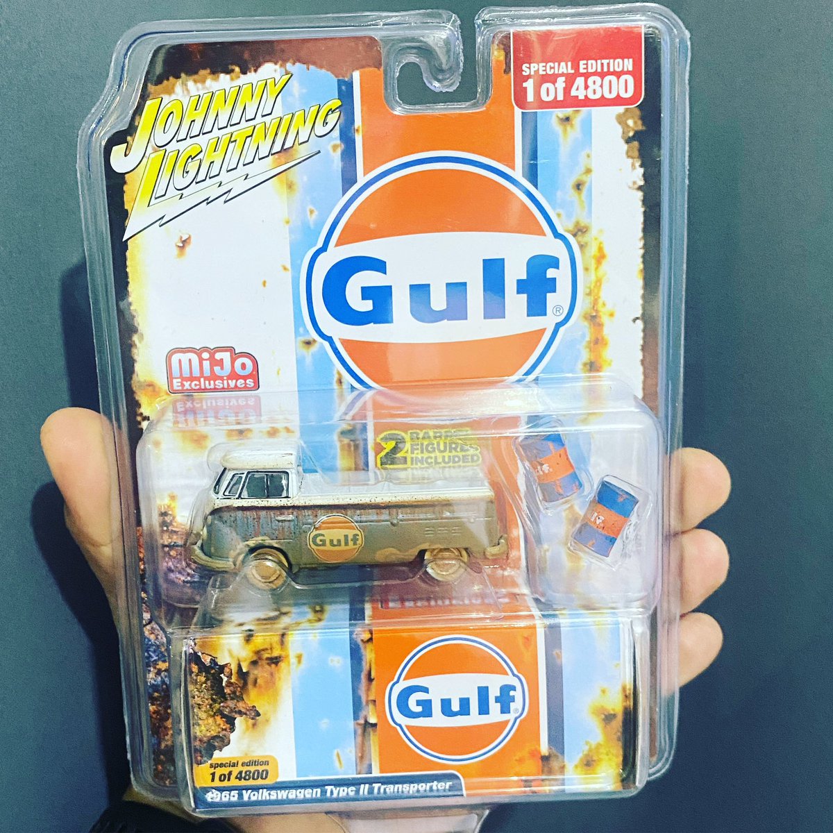 HunterGarage1's tweet photo. Una raya más al tigre, este hermoso Volkswagen Type II Transporter de Jhonny lightning de tampos GULF

#gulf
#volkswagen 
#diecastcollector 
#diecast 

@gulf_collection_brazil @gulfoilinternational @volkswagen @vw @vochomania_oficial @volkswagenitalia https://t.co/X7177HFXrw