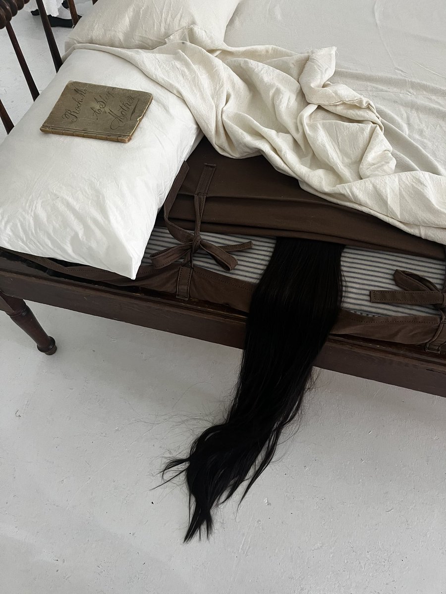edamameskin's tweet photo. her year of rest and relaxation fr https://t.co/sRiy6aQKsZ