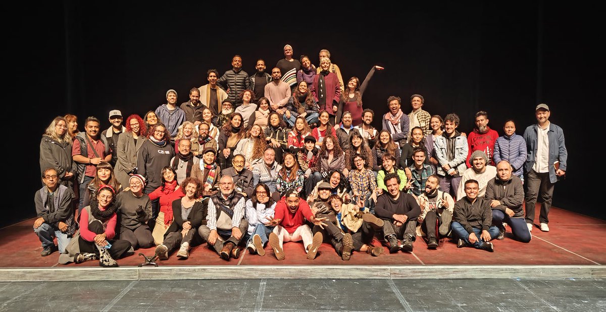 CNTeatromx's tweet photo. Agradecemos a todos y a cada uno de los integrantes que conforman la Compañía Nacional de Teatro. 
¡Gracias por sumar esfuerzos, por hacer equipo y por crear juntos este 2023! ✨🤍 https://t.co/Nm0j56yOoY