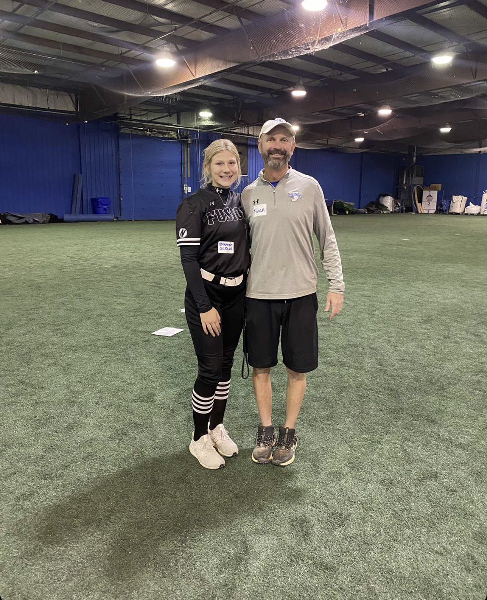 BreLockhart11's tweet photo. Had a great time @IndStSoftball camp today. Thank you @Coach_pooch for putting on a great camp. 
@JHunt_IFE @shanon_searle11 @FusionSB_16Nat @ryandgreenwood @Floyd_Softball https://t.co/hQXqwuOkWf