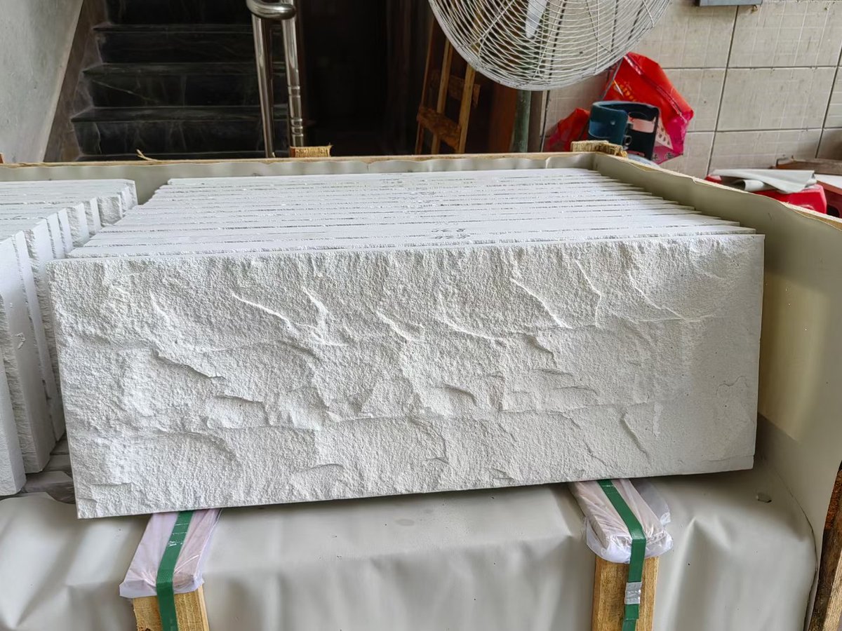 optimustone's tweet image. Inorganic white stone natural surface packing, ready to ship#stone#natural surface#factory#manufacturing