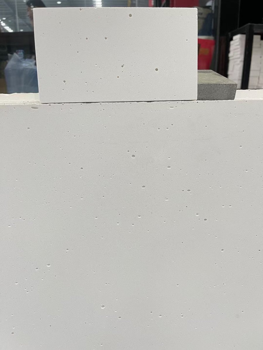 optimustone's tweet image. Inorganic white stone natural surface packing, ready to ship#stone#natural surface#factory#manufacturing